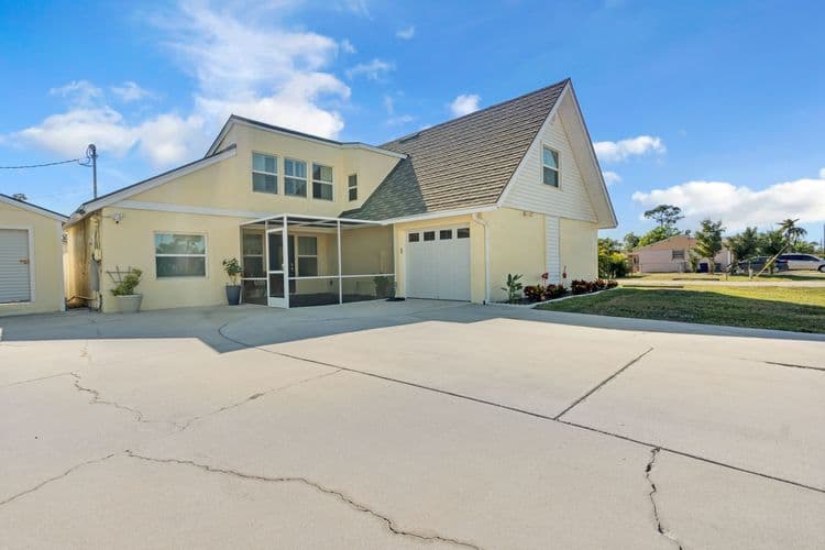 9164 Pineapple Rd