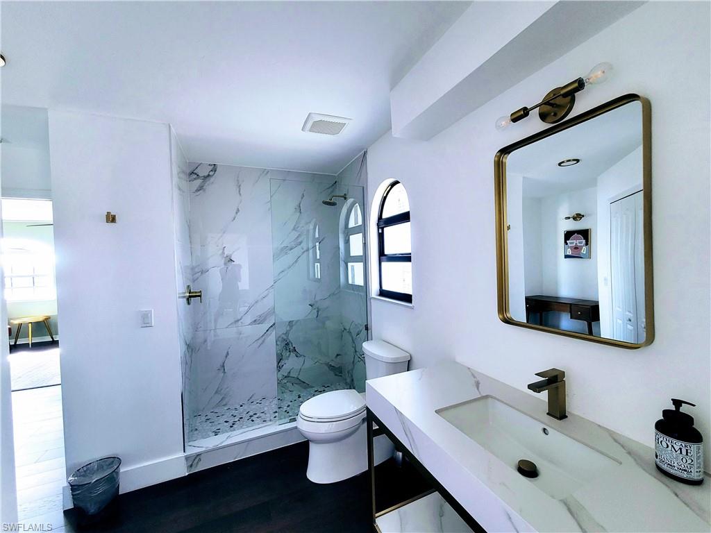 Full Bathroom #4