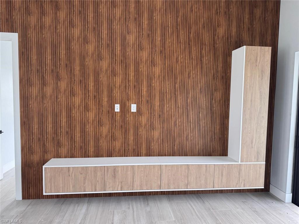 Details featuring baseboards