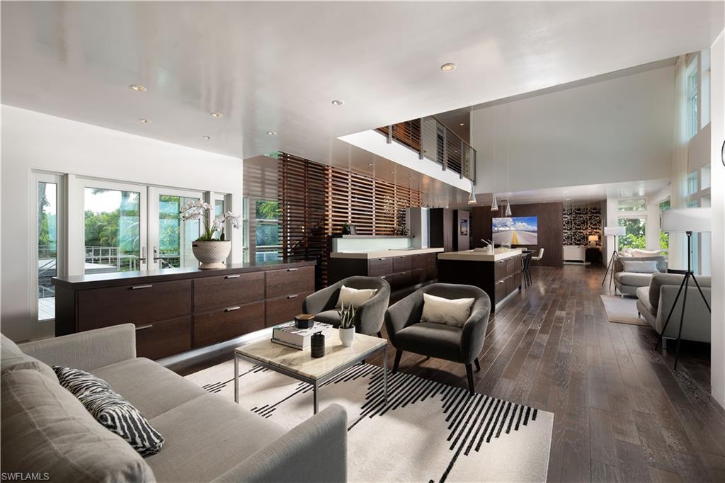 Sitting area off kitchen