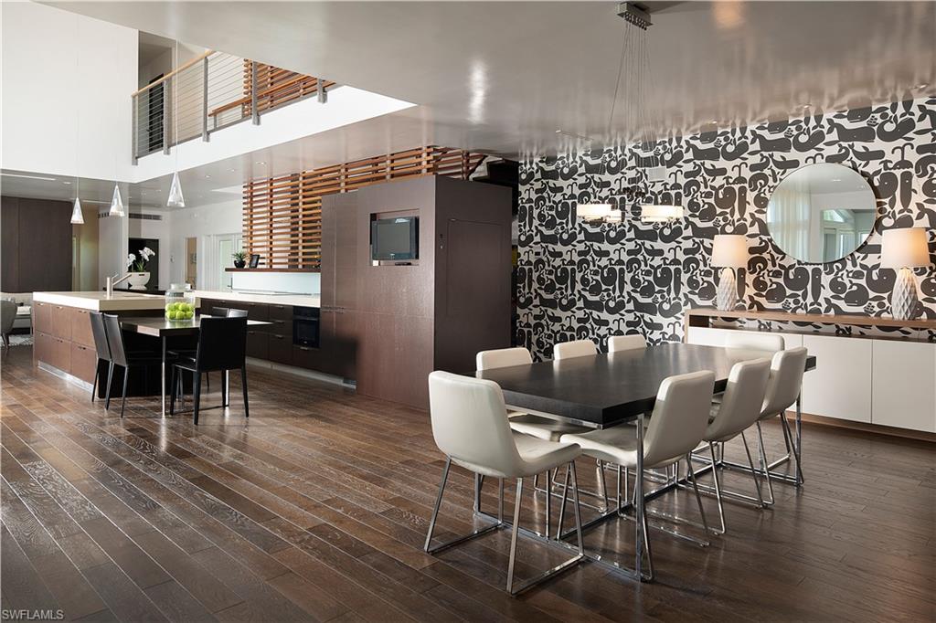 Formal dining area off kitchen
