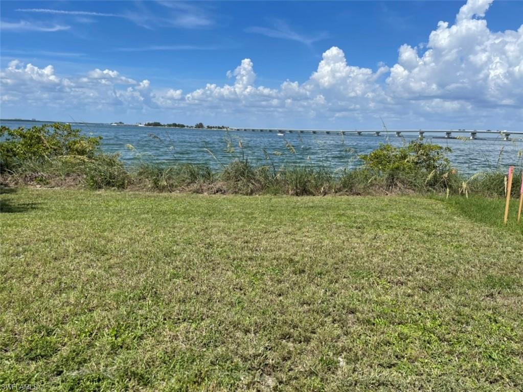 1028 Bayview DR photo 10