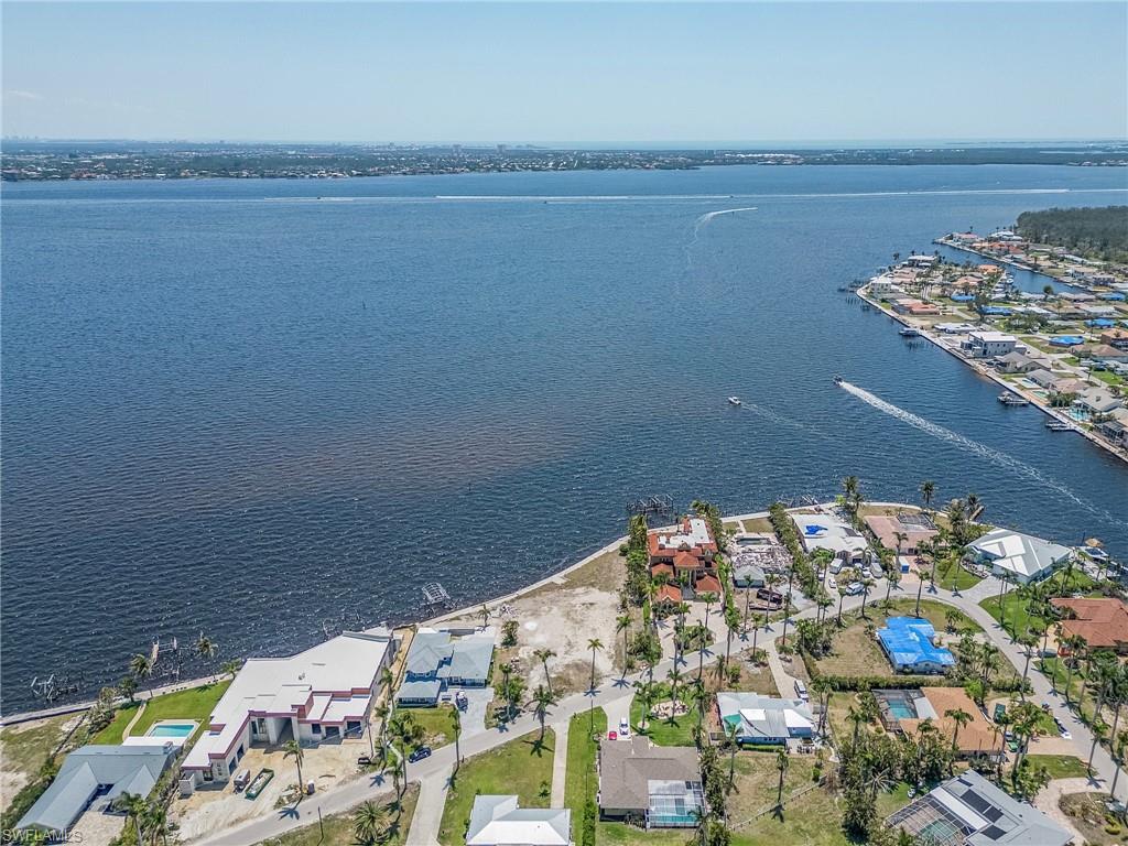 238 Bayshore DR