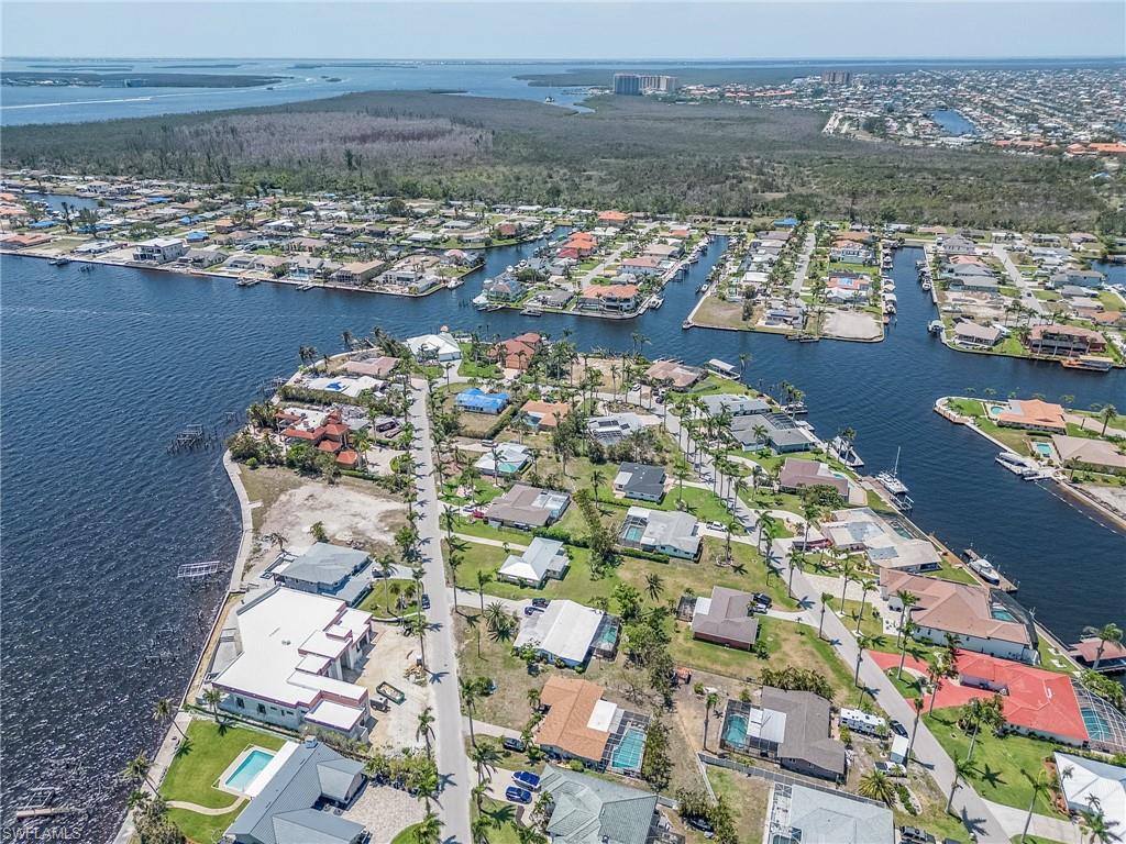 238 Bayshore DR