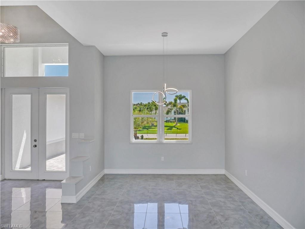 2563 SW 27th AVE photo 16
