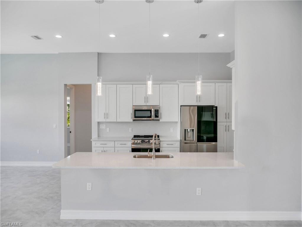 2563 SW 27th AVE photo 25