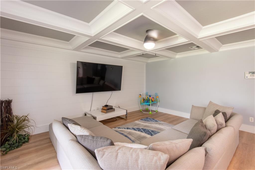 1509 Junior CT