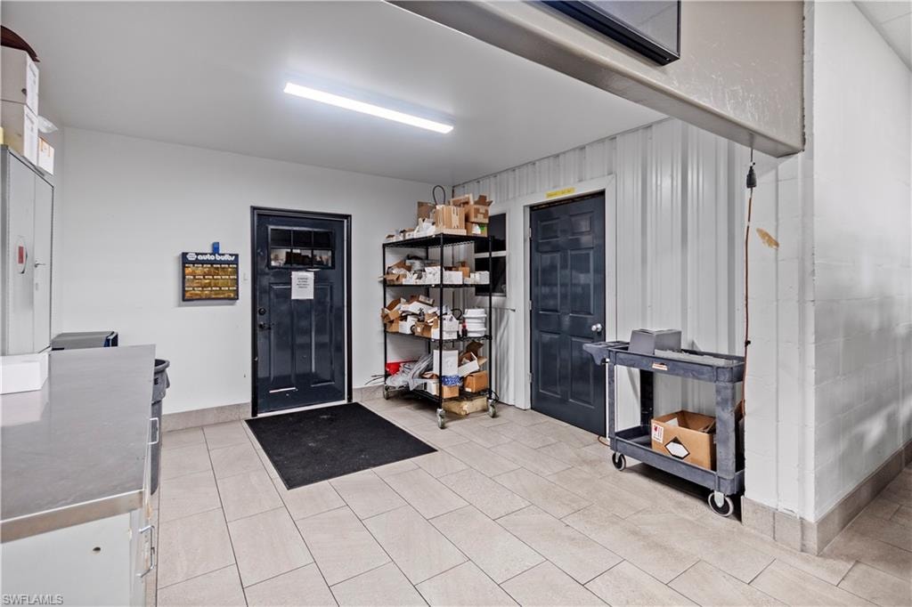 2065 Towles ST photo 7
