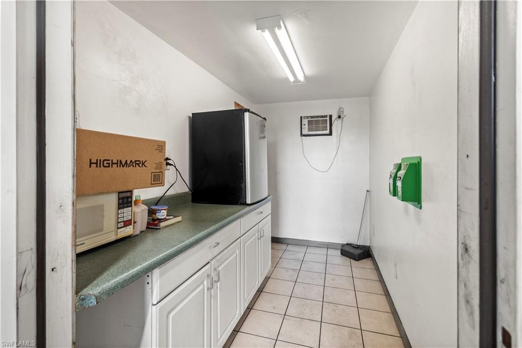 2065 Towles ST photo 28