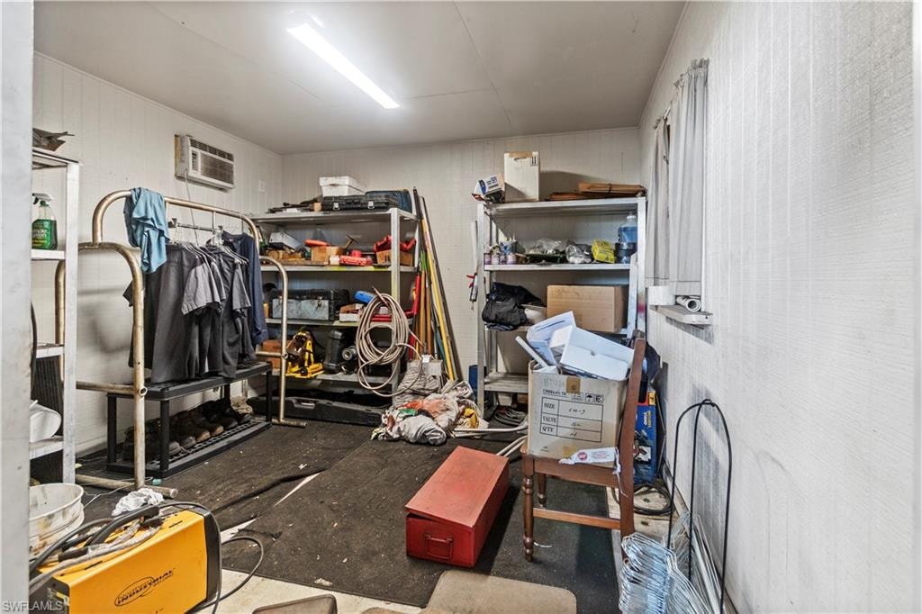 2065 Towles ST photo 20
