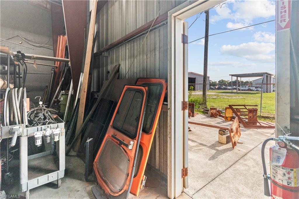 2065 Towles ST photo 38