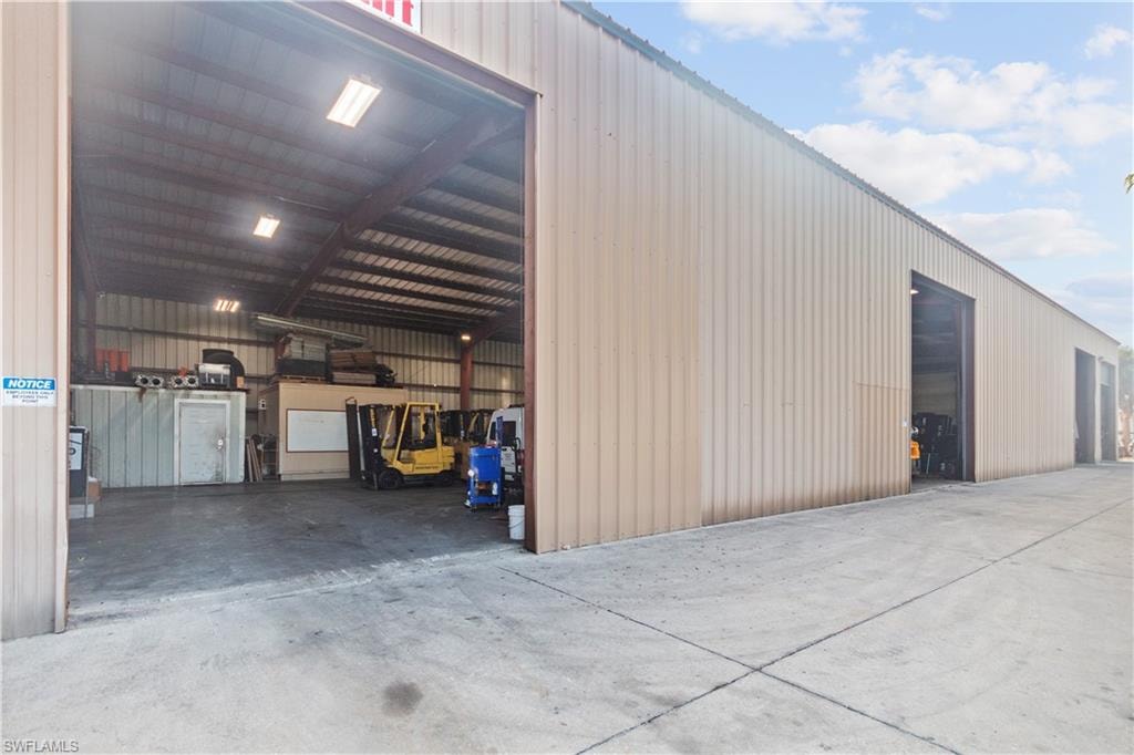 2065 Towles ST photo 10