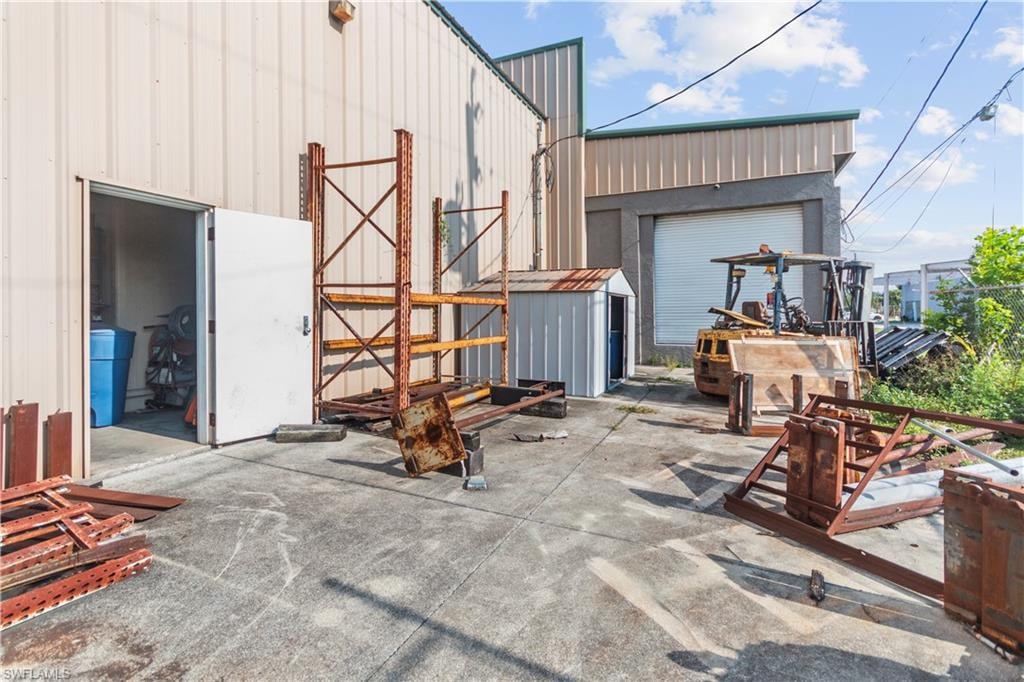 2065 Towles ST photo 31