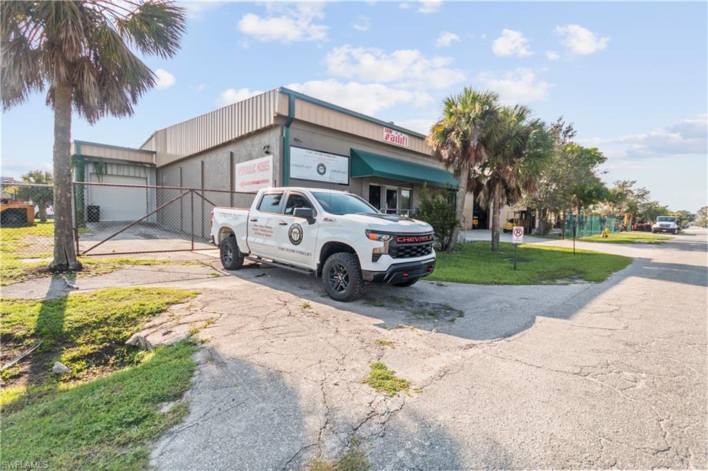 2065 Towles ST photo 39