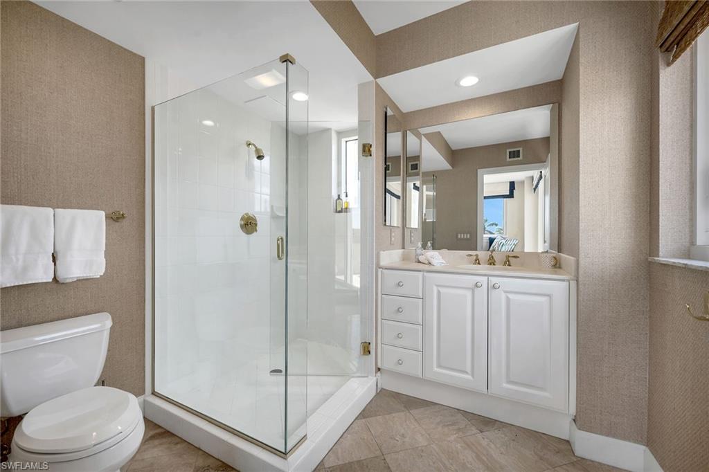 6597 Nicholas BLVD 401 photo 11
