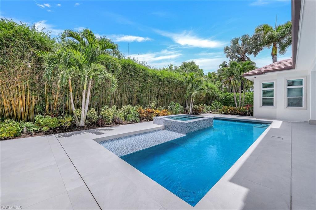 569 Neapolitan WAY photo 42