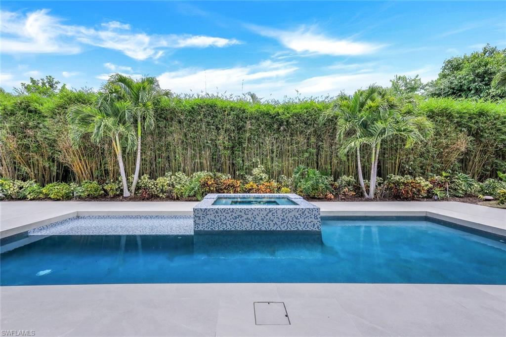 569 Neapolitan WAY photo 36