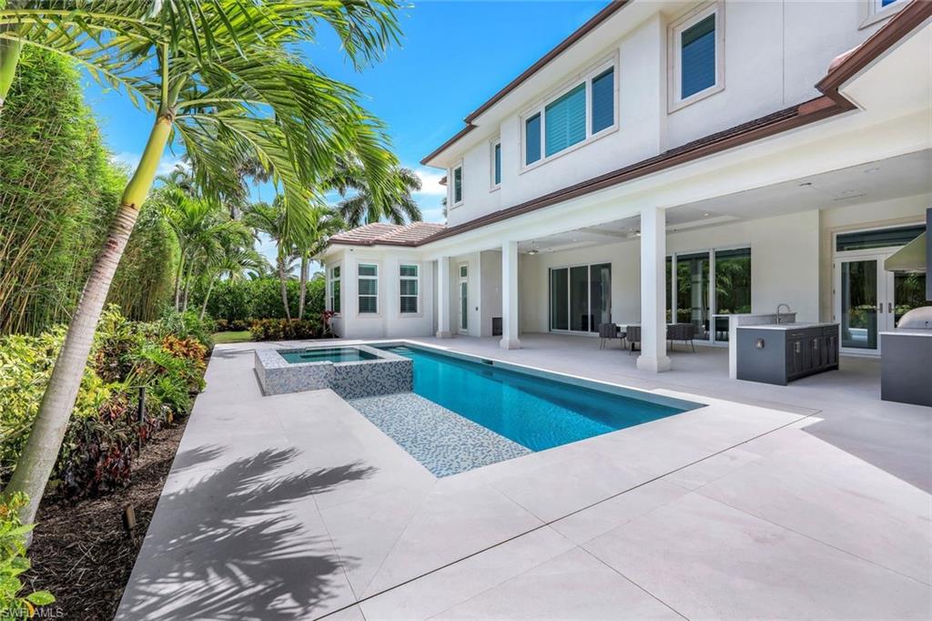 569 Neapolitan WAY photo 38