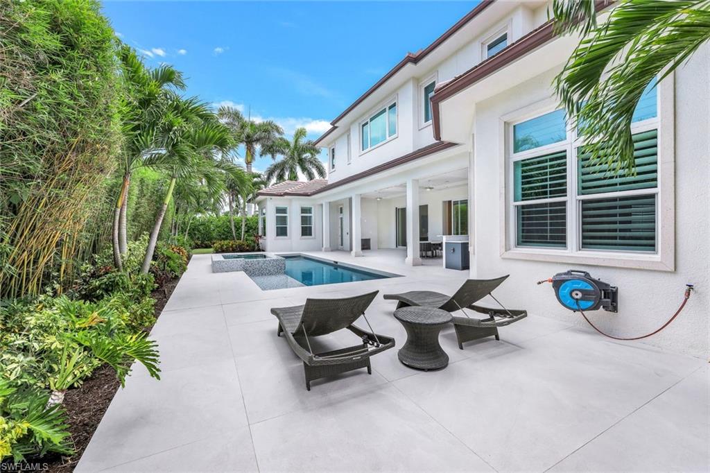 569 Neapolitan WAY photo 41
