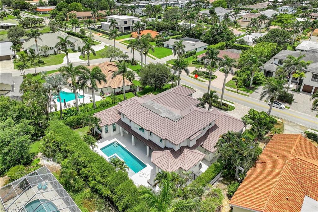 569 Neapolitan WAY photo 45