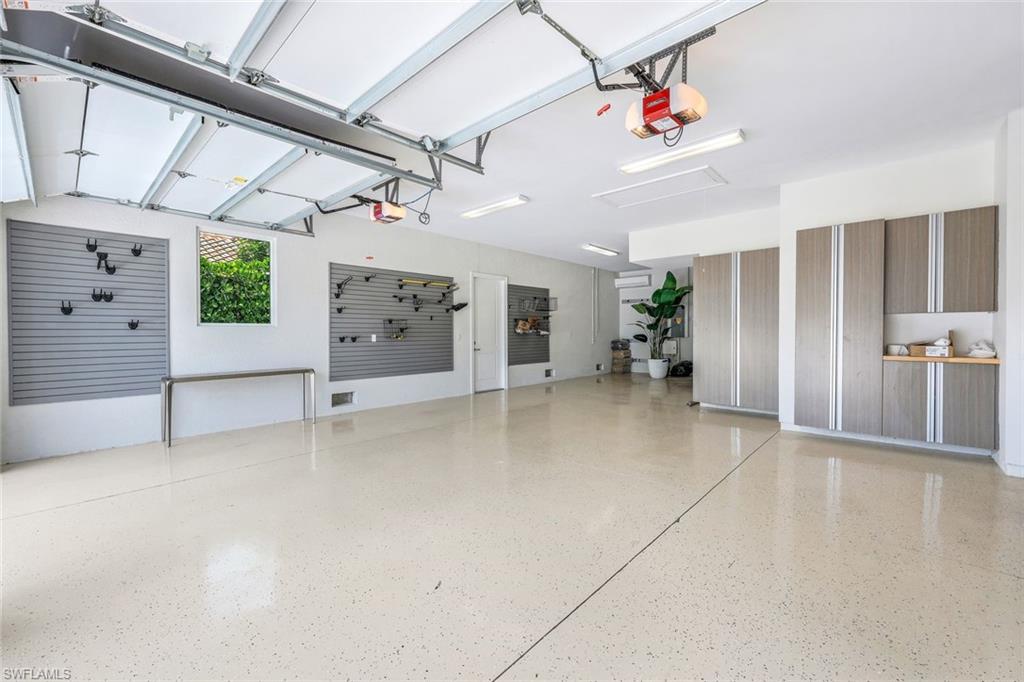 569 Neapolitan WAY photo 31