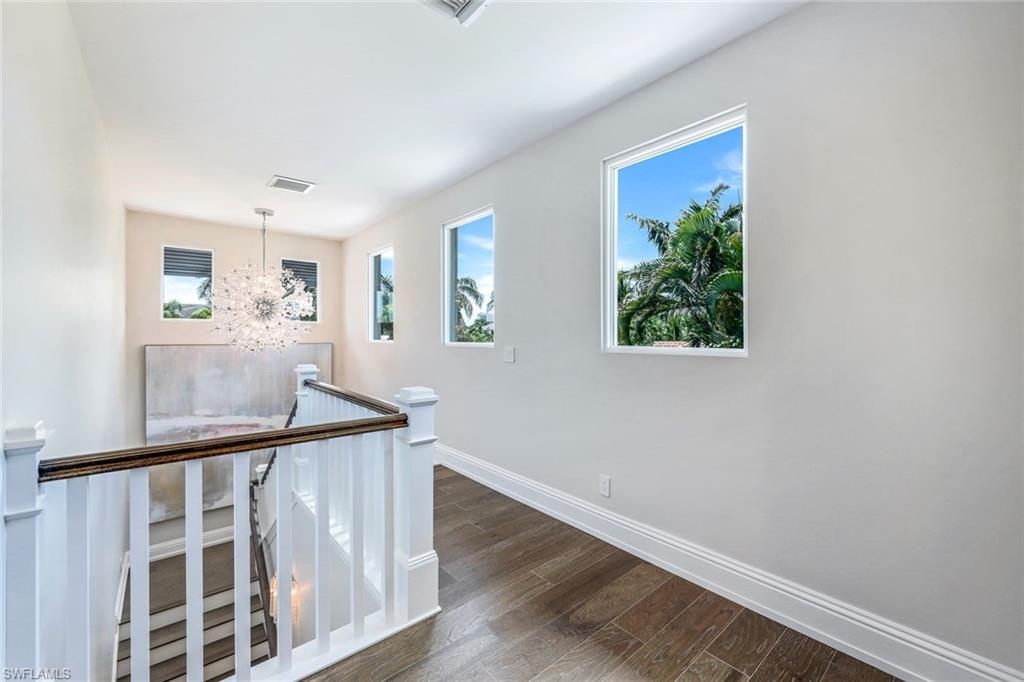569 Neapolitan WAY photo 25