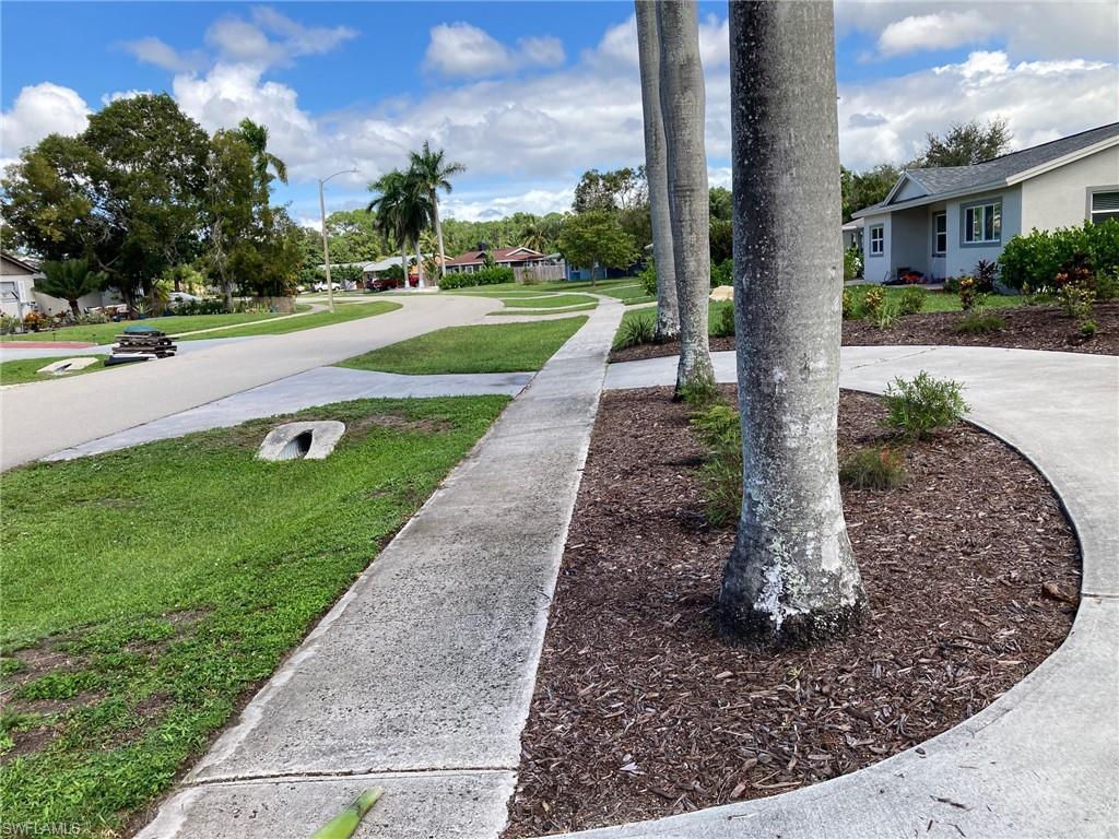 3338 Poinciana ST photo 14