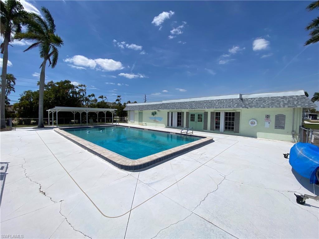 127 Raintree LN