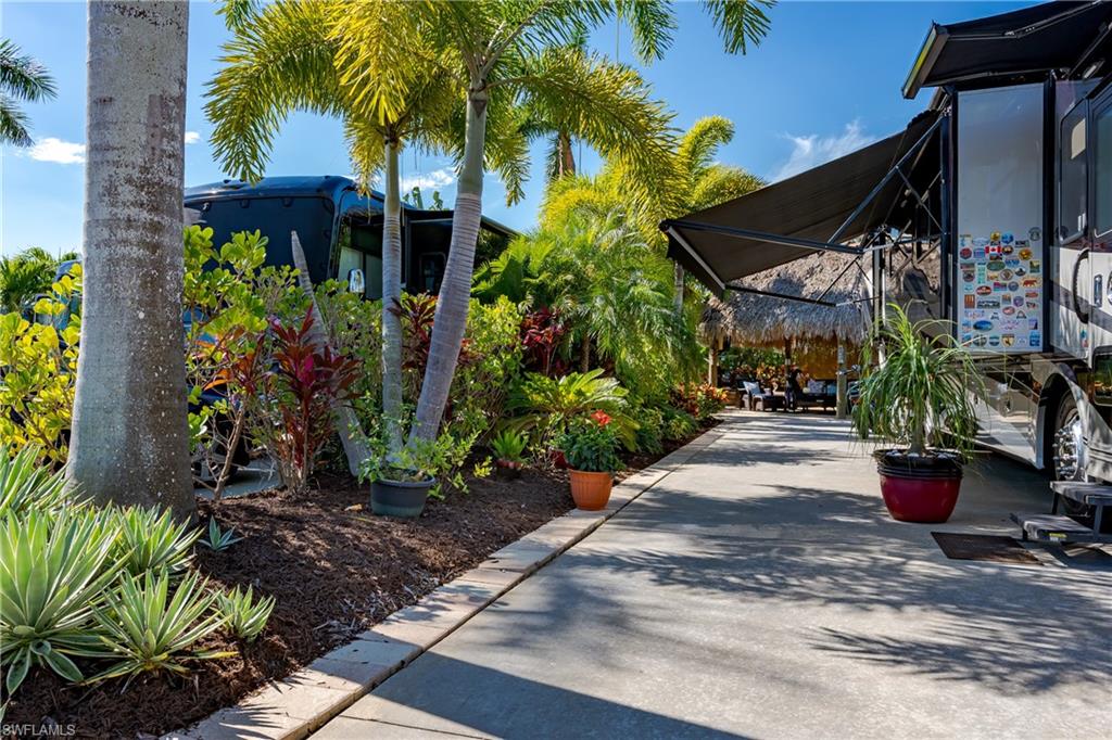 13592 Snook CIR