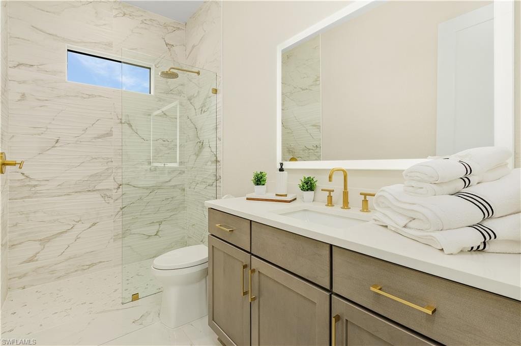 Guest bathroom 2