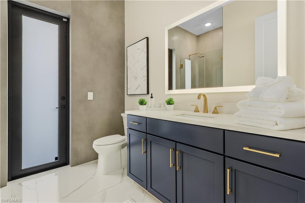 Guest bathroom 1