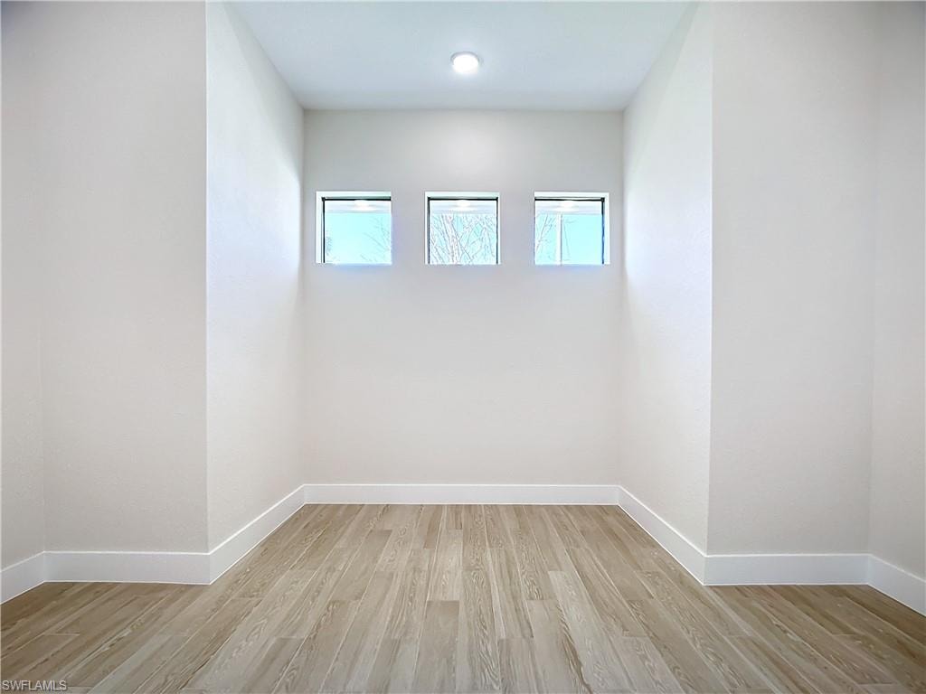 HUGE !!! Master bedroom closet