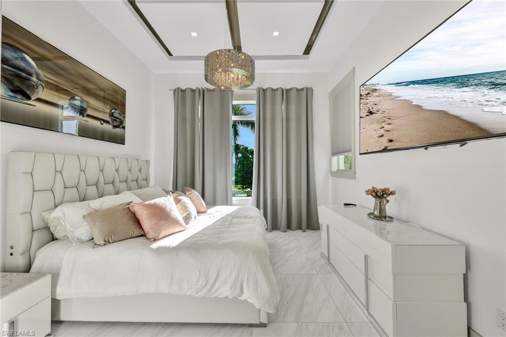 1st floor guest bedroom with its own full bath