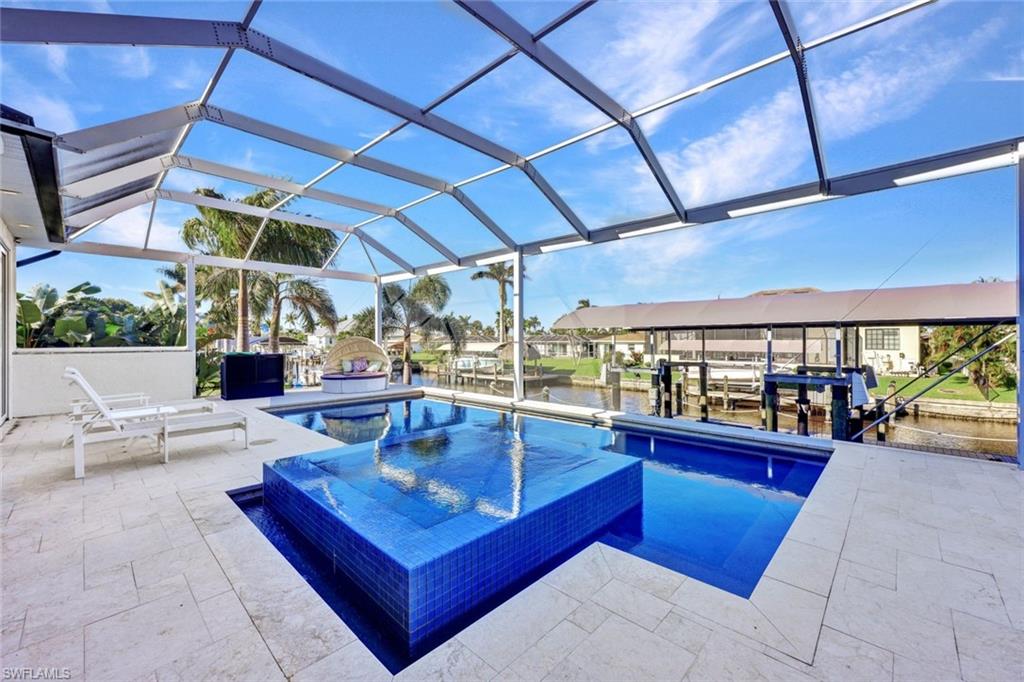 Resort style pool with integrated 360 degree spa