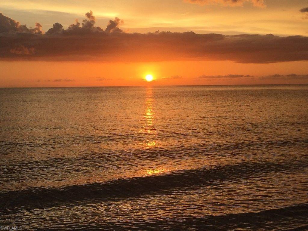 Naples Beaches a few minutes away