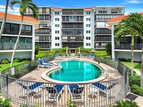3333 Gulf Shore BLVD N 103 photo 25