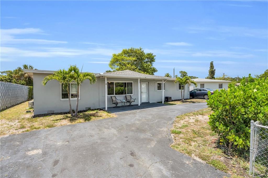 883 Coconut CIR E