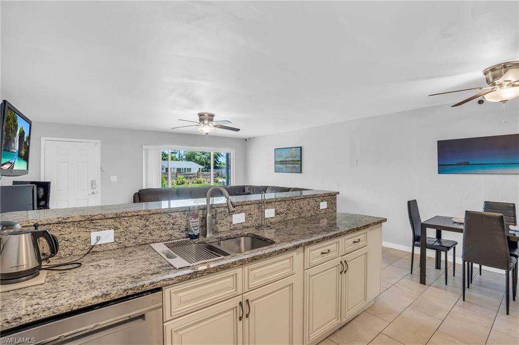883 Coconut CIR E photo 9