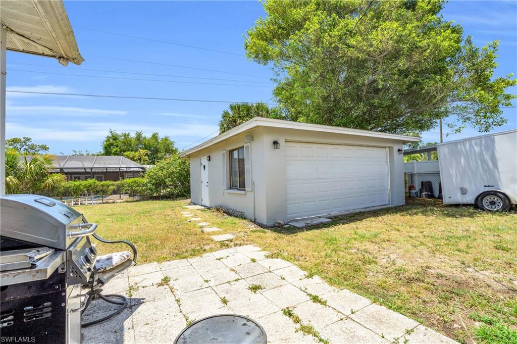 883 Coconut CIR E photo 30