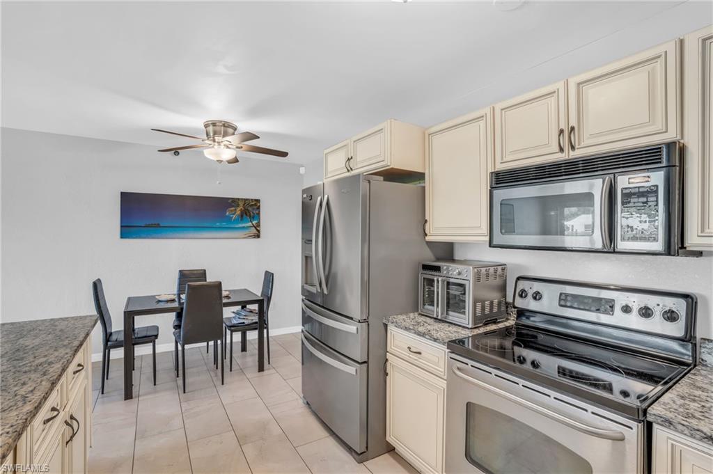 883 Coconut CIR E photo 8
