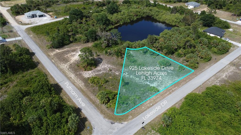 925 Lakeside DR