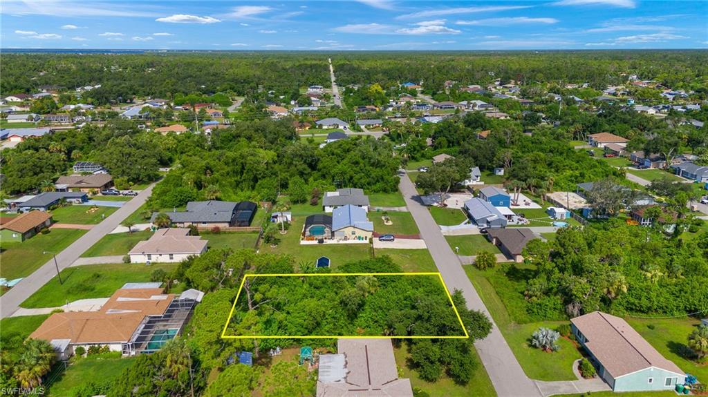 Birds eye view of property