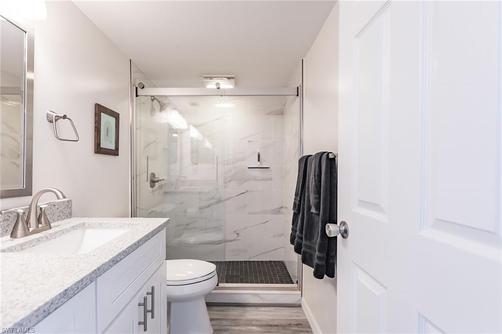 380 Seaview CT 604 photo 17