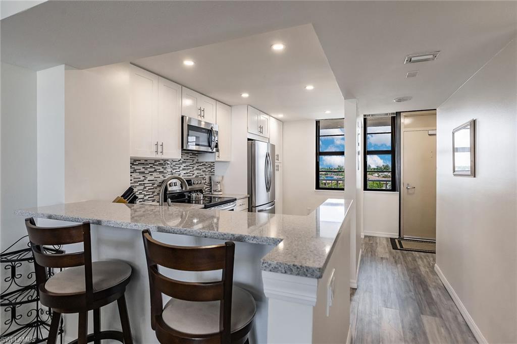 380 Seaview CT 604