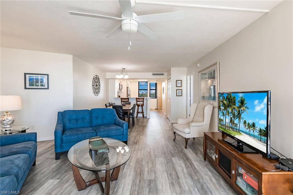 380 Seaview CT 604 photo 15
