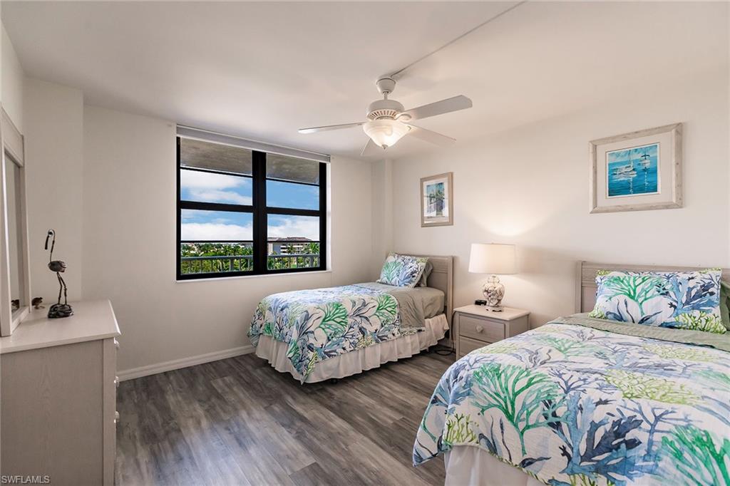 380 Seaview CT 604 photo 25