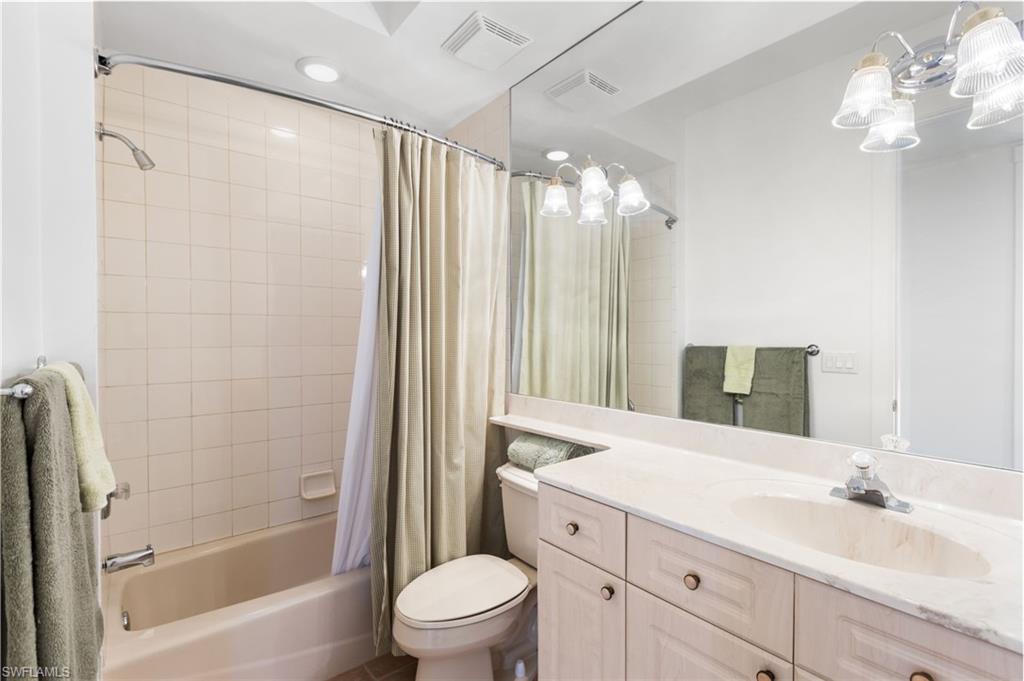 2nd full bathroom offers a shower/tub combination.