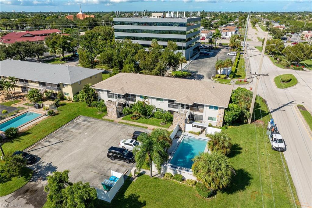 Birds eye view of property