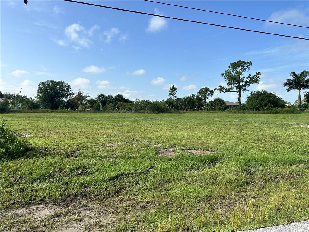 View of yard featuring a rural view