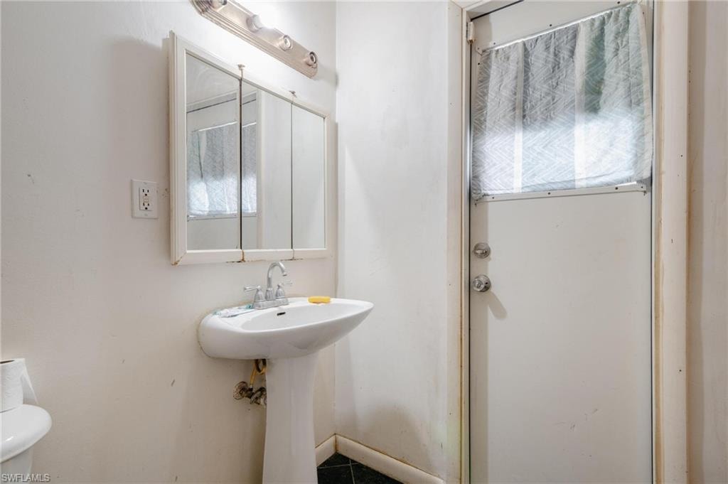 1208 Barnsdale ST photo 32
